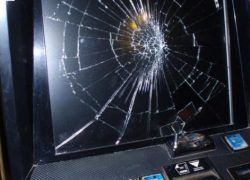 Vranov: neúspech pri hre si ,,odniesol,, hrací automat Automat